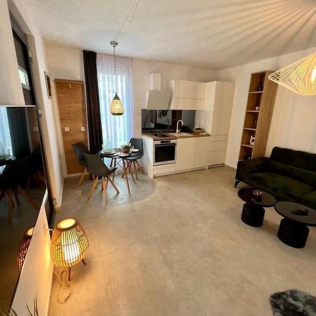Apartmani Cube A เมดูลิน ภายนอก รูปภาพ