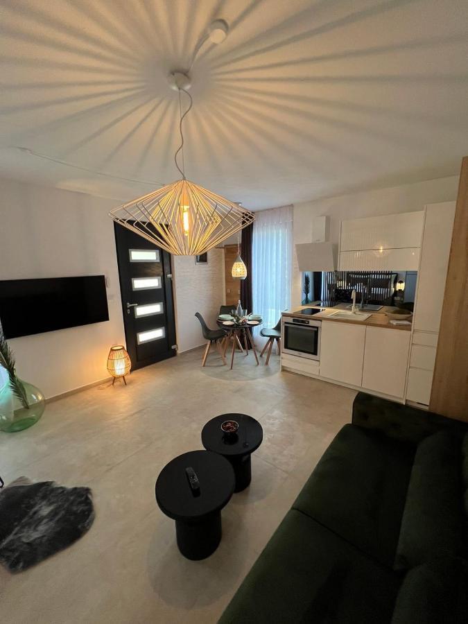 Apartmani Cube A เมดูลิน ภายนอก รูปภาพ